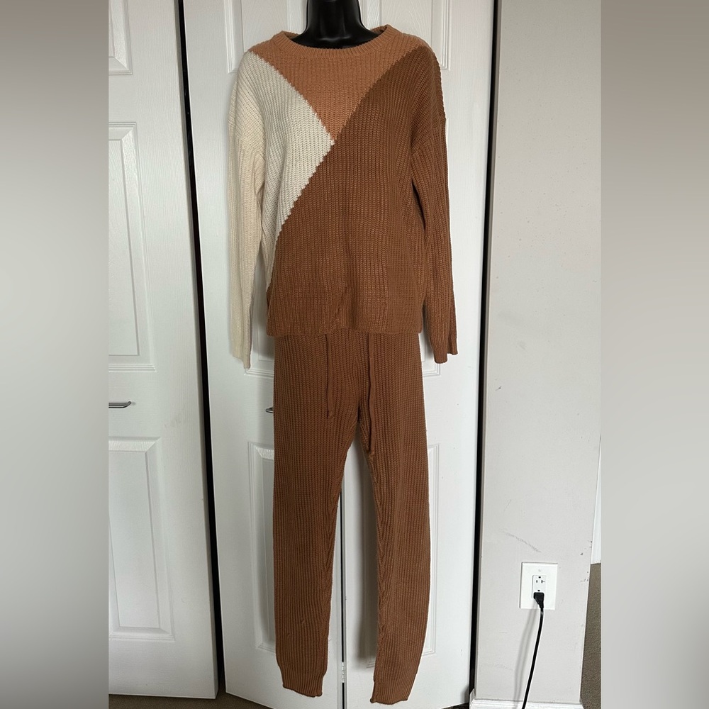 Fashion Nova - Brown textured knit sweater set - Size L